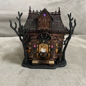 Haunted House wallflower